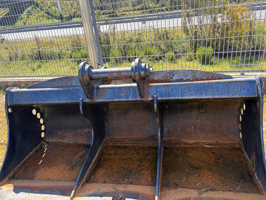 Balde de Limpeza Reforçado para Escavadora 2.10m