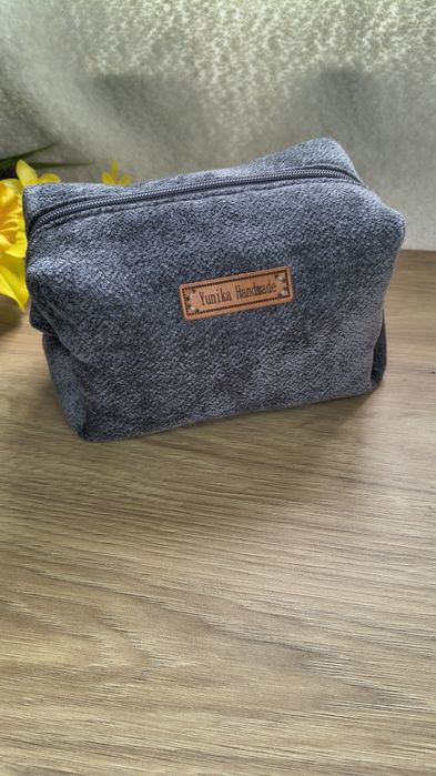 Elegancka Szara Kosmetyczka Handmade – Miękka i Wytrzymała