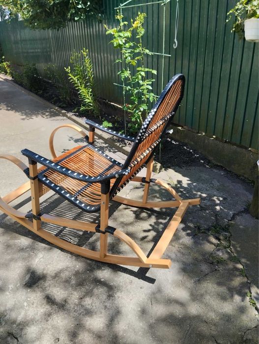 Кресло качалка нове