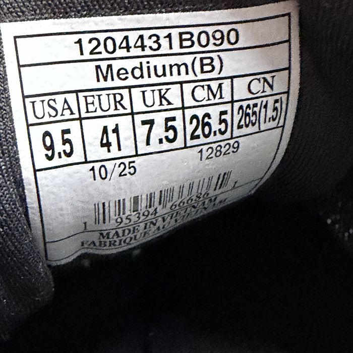 41р. ОРИГІНАЛ 100% Кросівки кроссовки адідас брукс Brooks