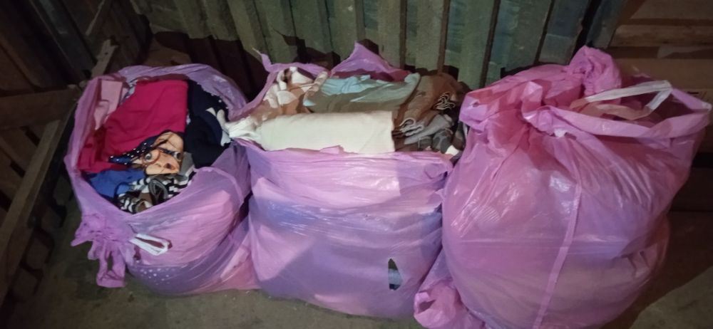 Oddam ubrania za kawę i słodycze