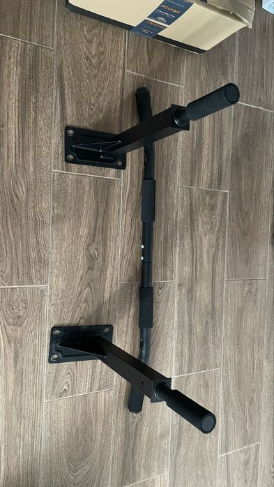 Wall-mounted lifting bar446682391967836161
