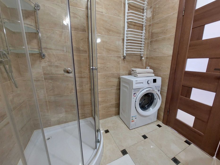 Оренда подобова З СВІТЛОМ м.С.Парк вул.Лисенка 8