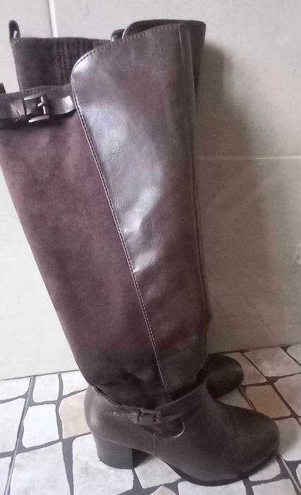 Botas de salto e cano alto - Tamanho 36