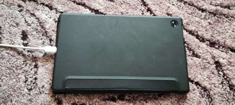 Продам Lenovo tab m10 HD wifi планшет