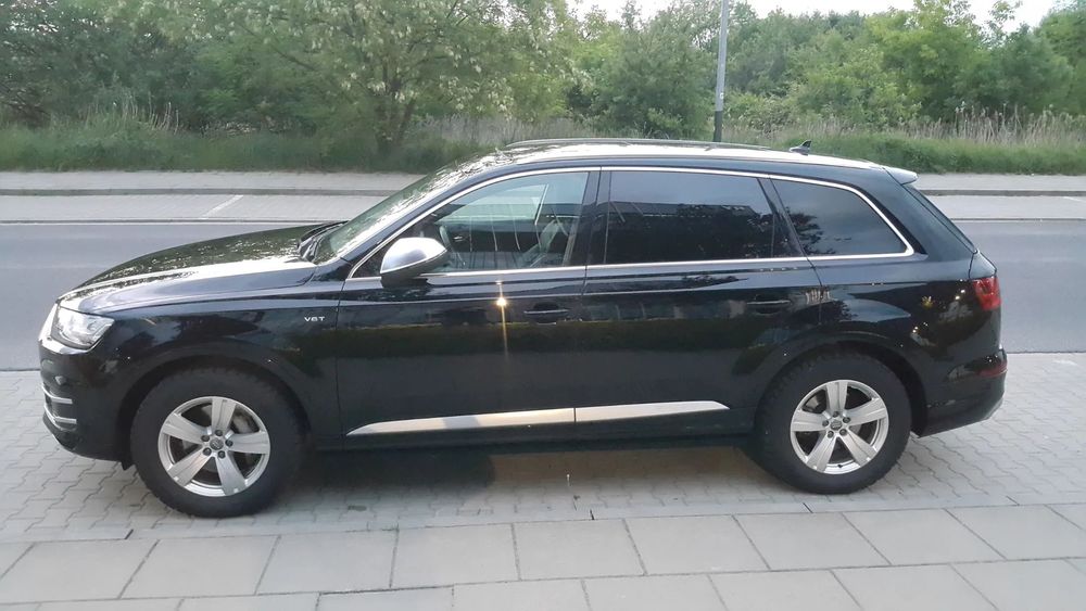 Audi Q7 Auto niemal jak nowe, pierwszy właściciel.