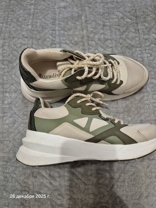 Женские кроссовки Straudivarius 37размер