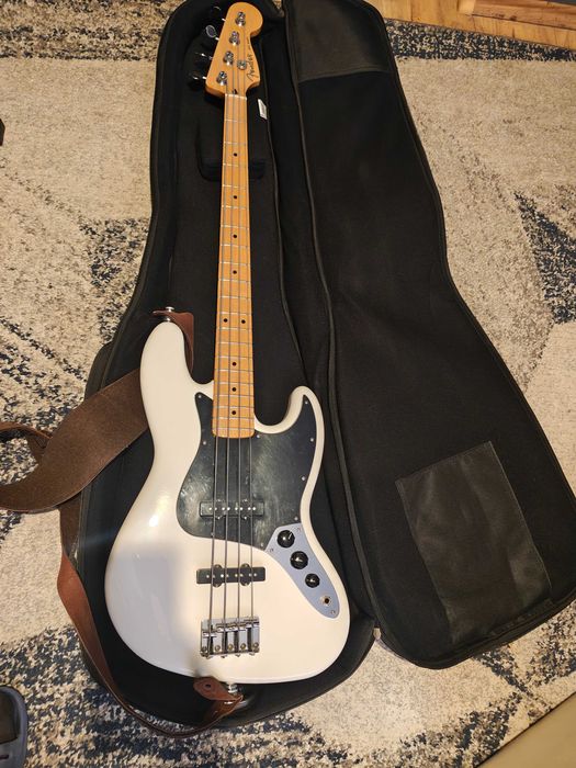Gitara basowa Fender Player Jazz Bass