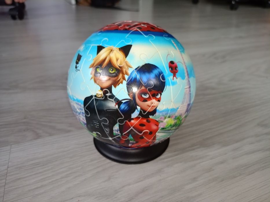Puzzle 3D Miraculous biedronka i czarny kot Ravensburger 73 elementy