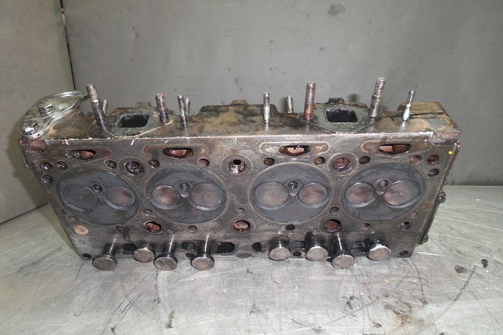 Głowica do silnika Perkins 4.2032. Cylinder head Perkins 4.2032