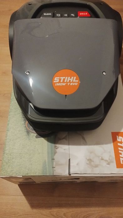 Stihl i MOW 7 Evo robot koszacy