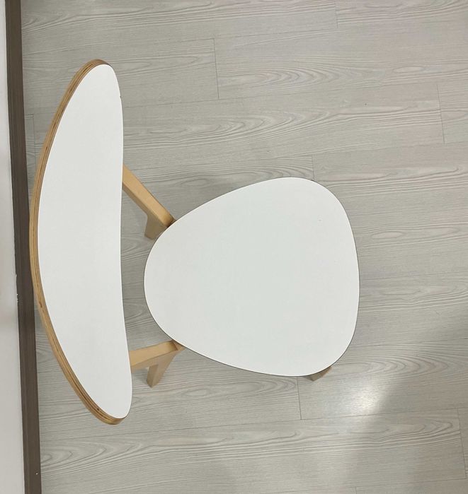 4 Cadeiras Brancas de Madeira