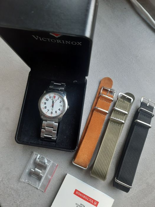 Часы швейцарские Victorinox