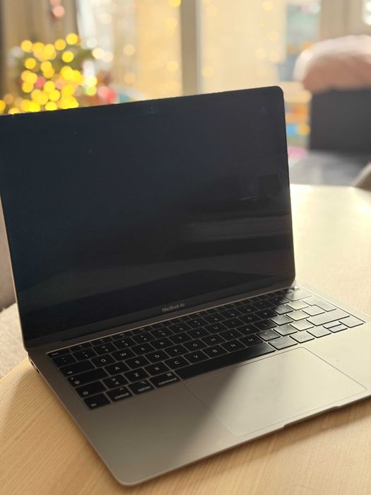 MacBook Air, 2018, i5, 8GB RAM