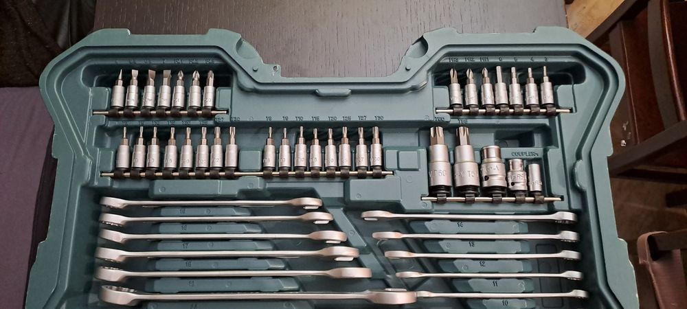 Mala de Ferramentas Mannesman 215 Peças 1/2", 3/8" e 1/2"(Artigo Novo)