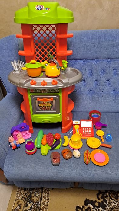 Кухня дитяча з посудкою