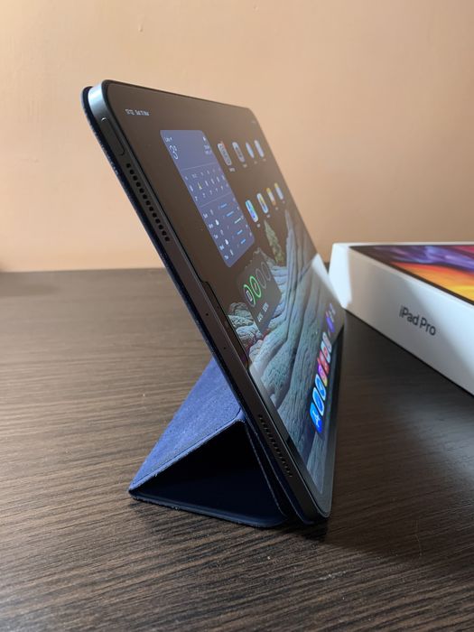 Apple iPad Pro 11 2020 11 Inch, 128 GB + чохол