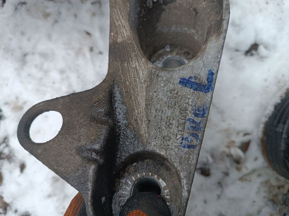 Łapa silnika lewa audi A6 C6 2.0tdi 4f0,199,351e