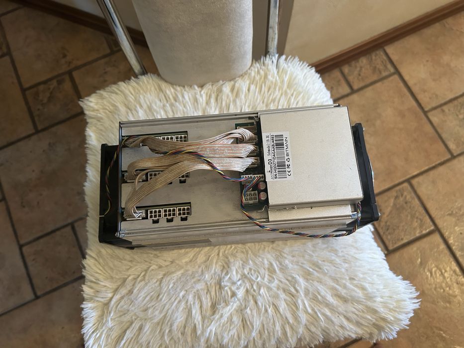 Майнер Bitmain Antminer D3.