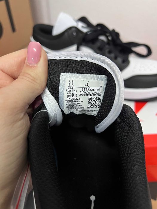 Женские кроссовки Nike Jordan 1 "Black" Размеры 36-40