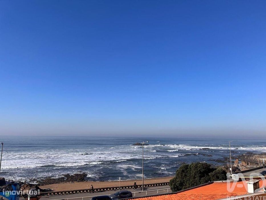 T4 Apartment in Aldoar, Foz Do Douro and Nevogilde, 150.00 m²
