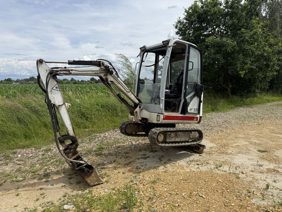 Minikoparka Bobcat 320