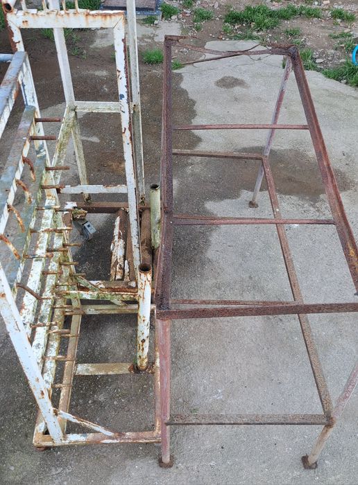 Porta guarda-sol com rodas+ mesas