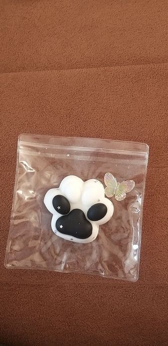 Таба лапка чорно-біла