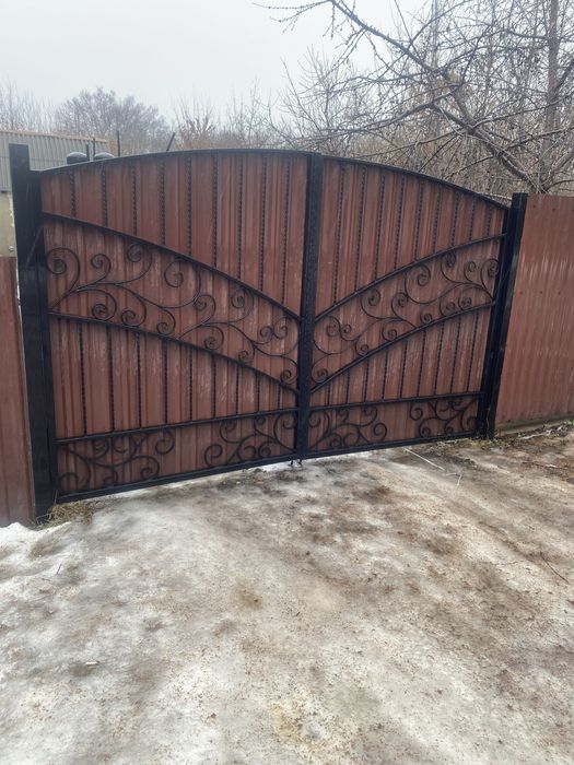 Продам газ будинок зі зручностями у центрі Лиманівки