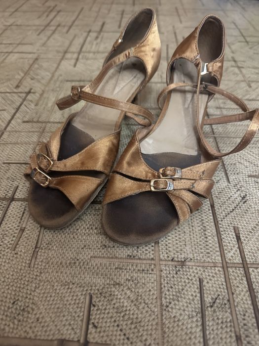 Туфли бальные, 39женск. на каблуке.