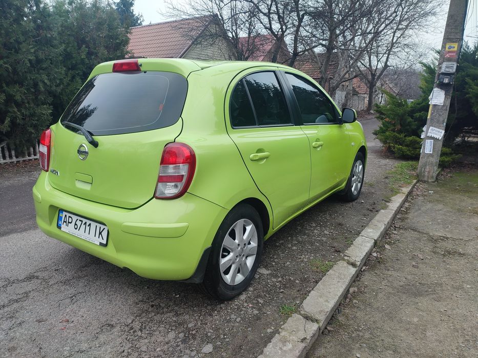 НИССАН МИКРА 2013г АВТОМАТ авто в отличном состоянии.