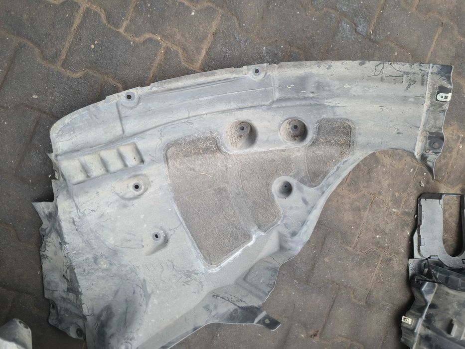 BMW X5 G05 3.0d nadkole przednie prawe kompletne 20r