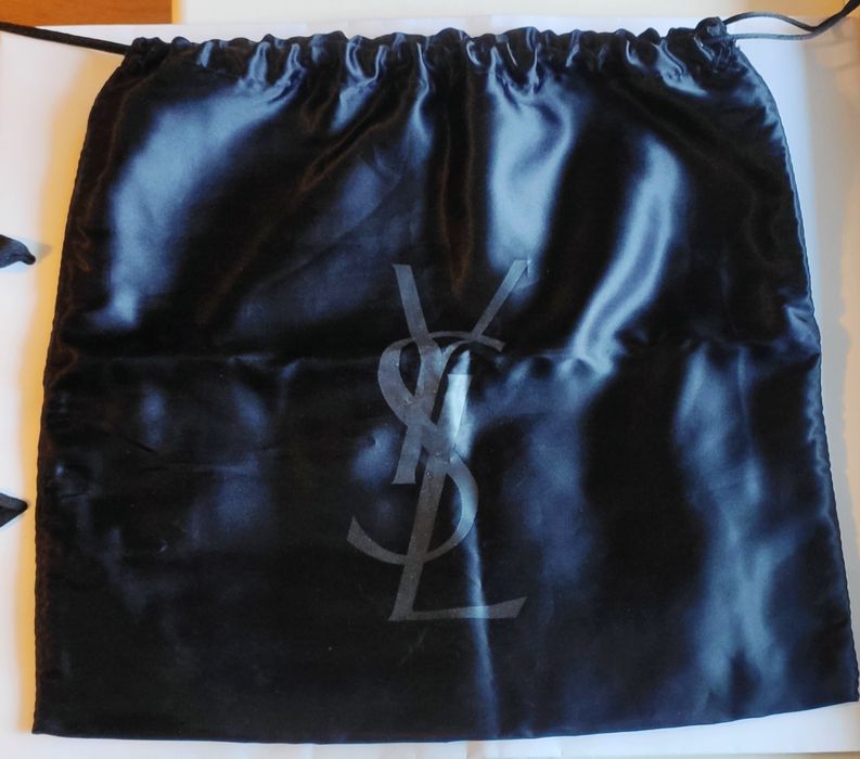 Пильник Yves Saint Laurent (оригінал)