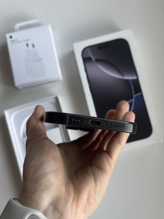 iPhone 16 Pro - 128GB | Black Titanium