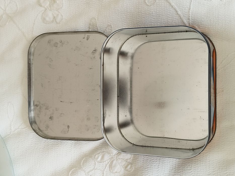 Caixa metálica do Tintim. Estas caixas foram lançadas em quantidades l