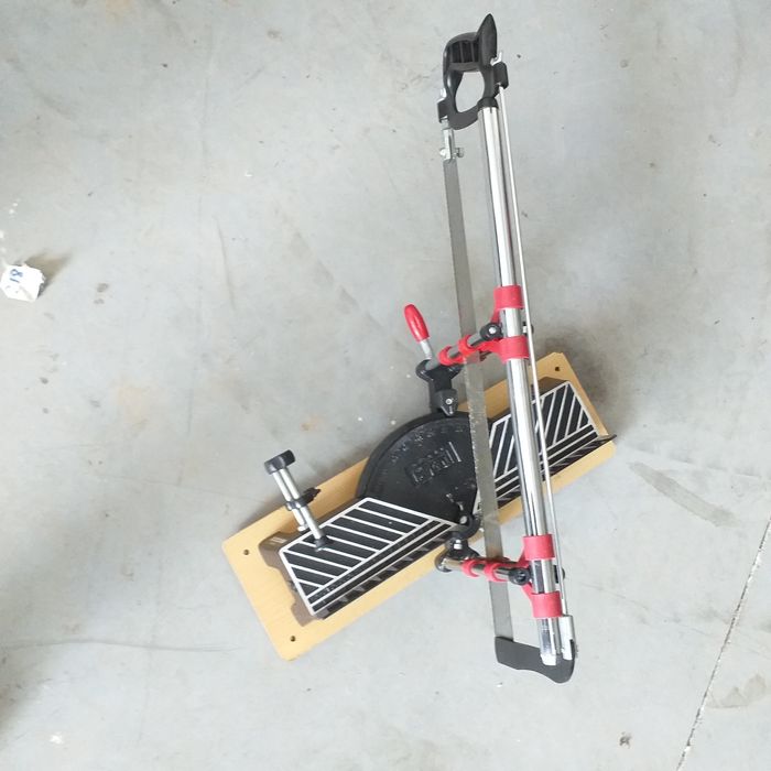 Serra de precisão para madeira Manual