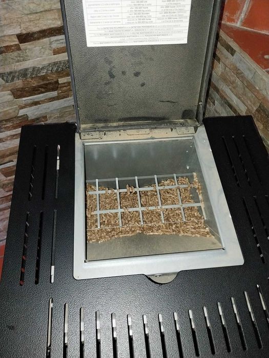 Salamandra a pellets INVICTA NOLA 10