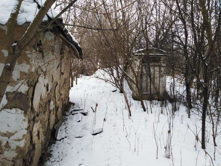 Продам участок е будинок сарай криниця погреб сад