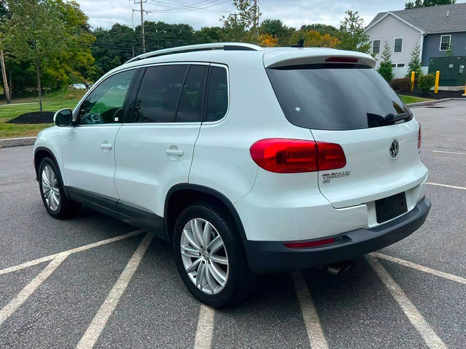 Volkswagen Tiguan      2016