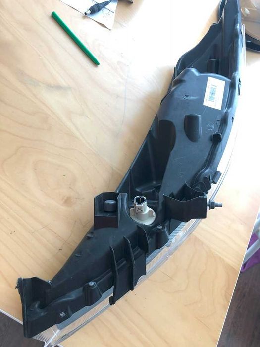 Farol direito Nissan Juke F15 (2010 a 2014) (ref. 261203YW0D)