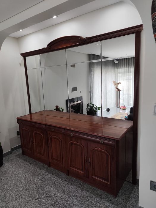 Movel da sala com espelho