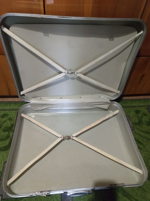 Чемодан дорожный большой