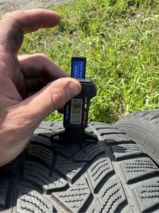 Зимові шини Dunlop 225/40 r18