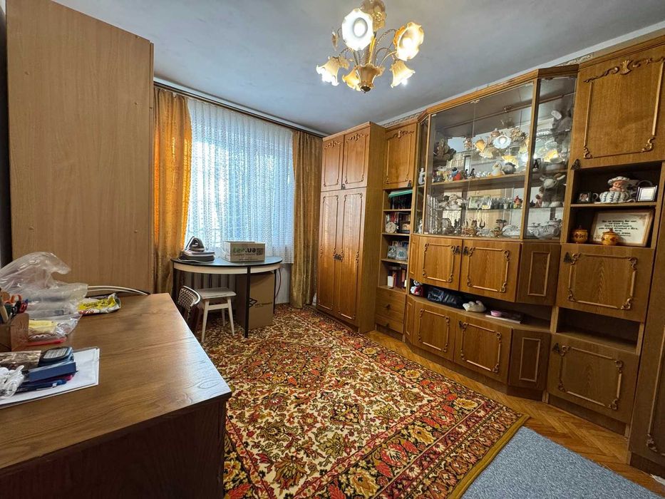 Продаж однокімнатної квартири проспект Космонавтів