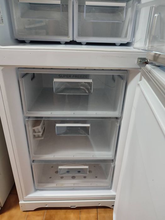 Frigorífico combinado Ariston