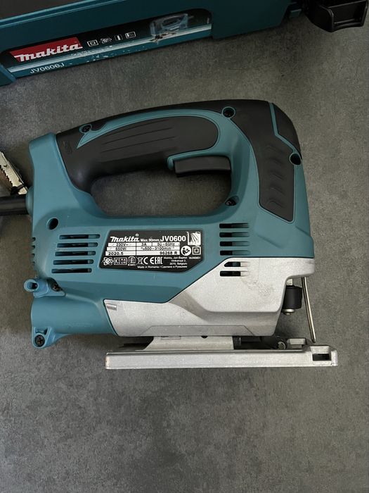 Мережевий лобзик Makita JV0600