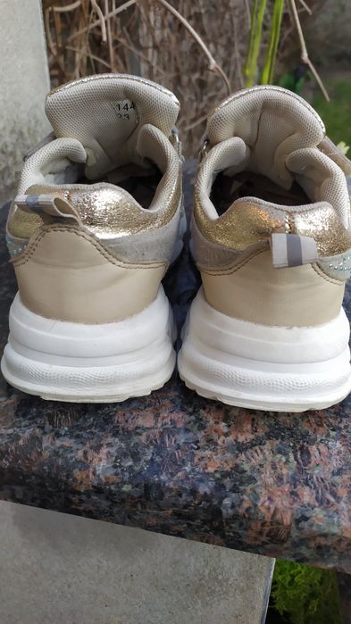 Buty sportowe dziewczęce rozm.33