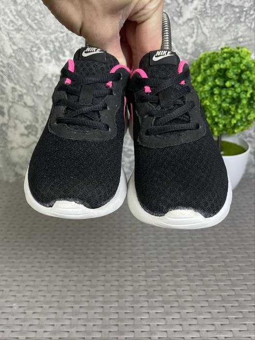 Nike Tanjun кроссовки 31 размер детские спортивные черные