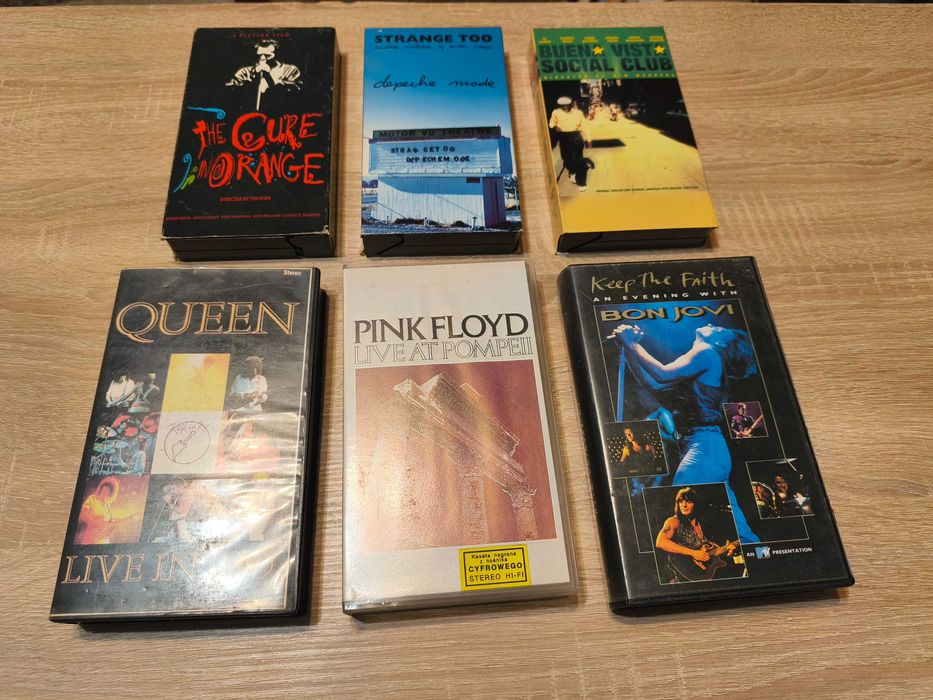 Kasety VHS Koncerty muzyka Pink Floyd Queen The Cure Depeche Mode Bon