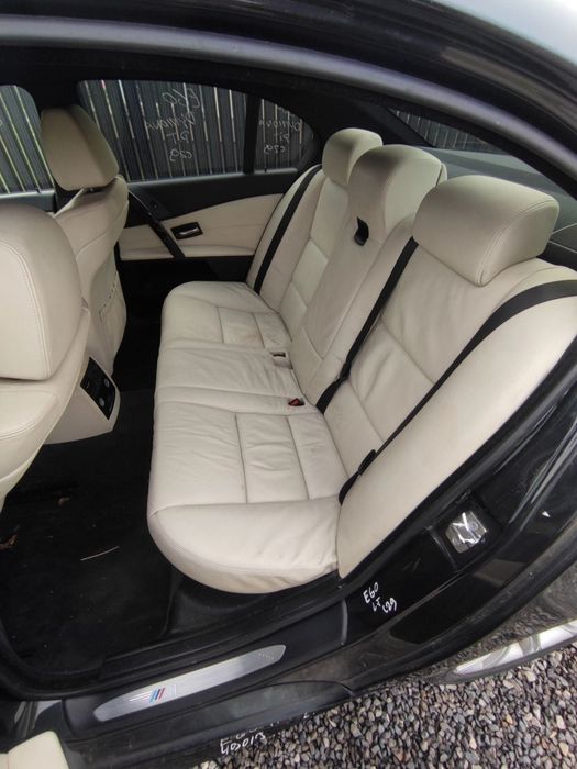 OPARCIE KANAPY TYŁ TYLNEJ BMW E60 JASNA SKÓRA